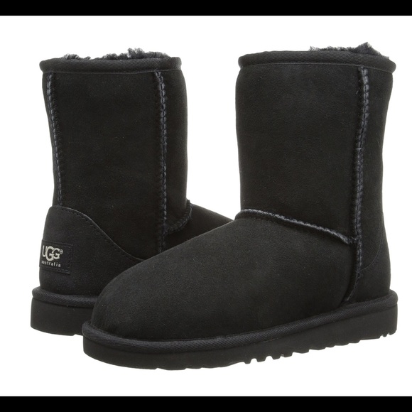 UGG Shoes - Black UGGs. Fits women size 6-7