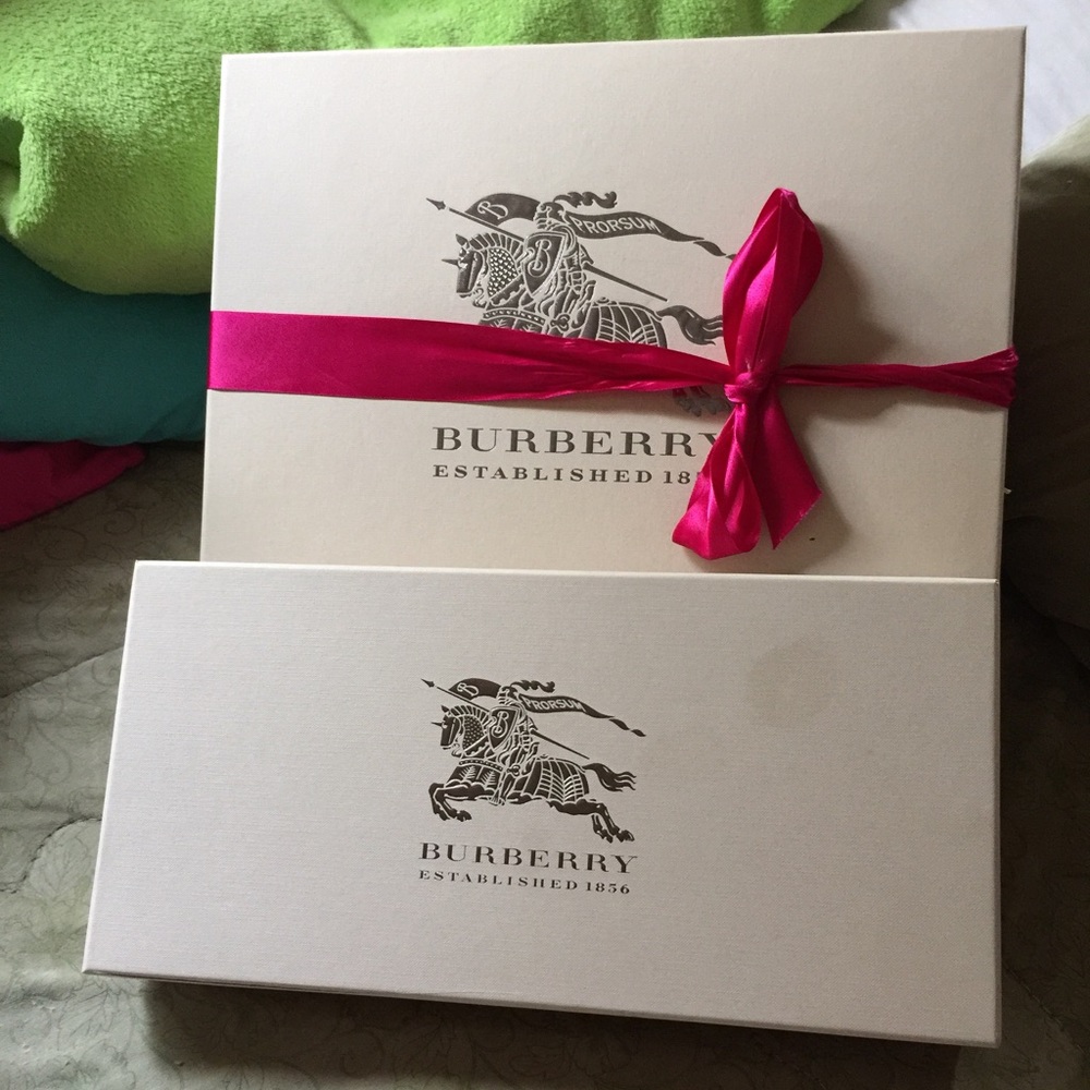 2 Burberry gift boxes