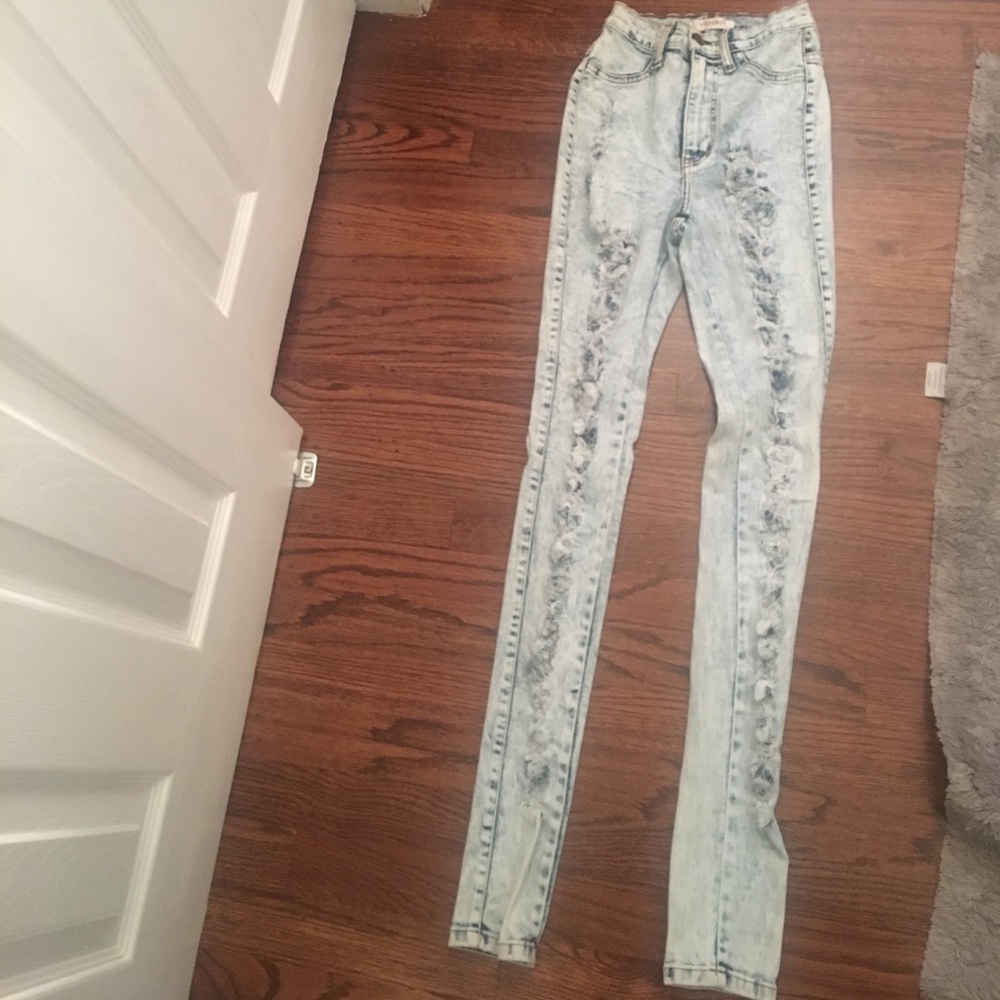 High wasted jeans