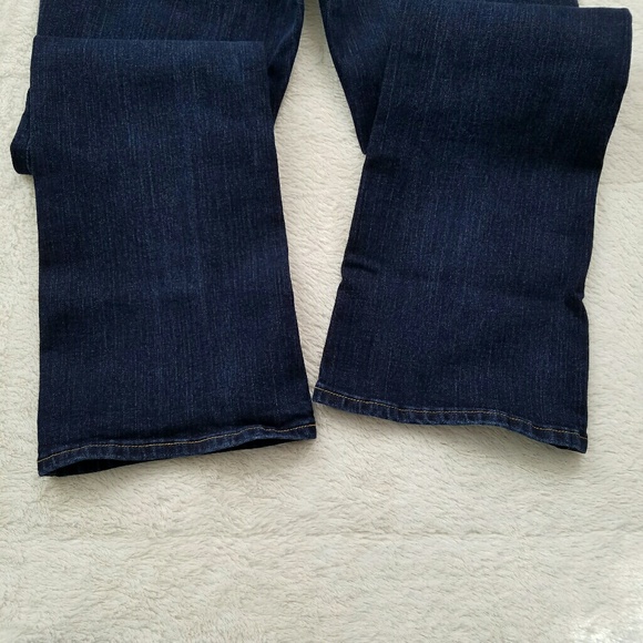 🎉SALE🎉Old Navy Curvy Bootcut Jeans - Picture 5 of 6