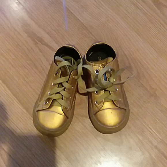 Converse - Picture 1 of 1