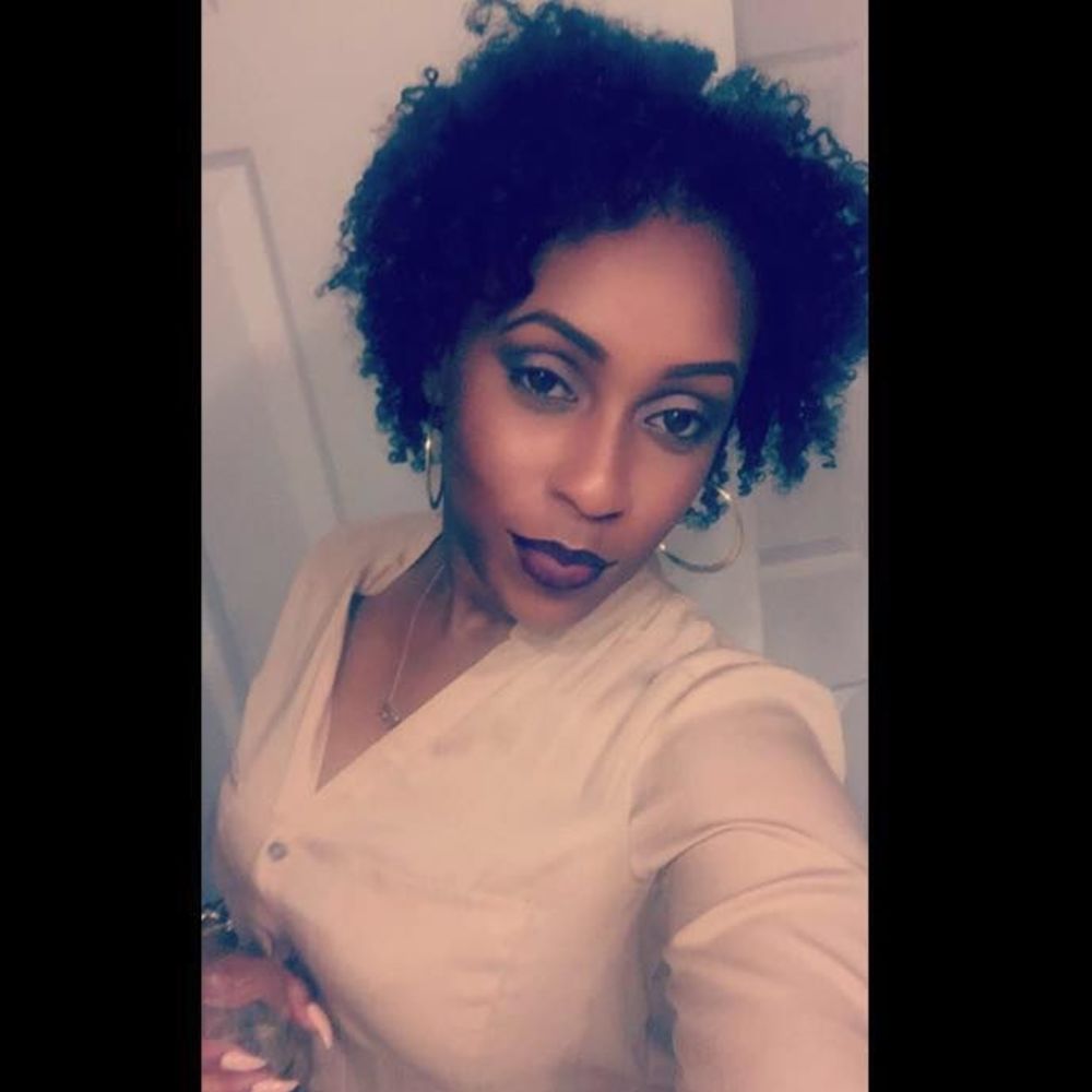 Meet your Posher, Monique