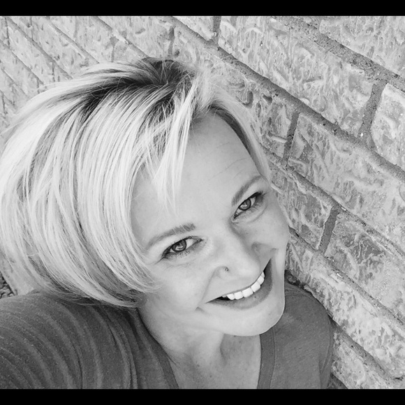 Meet your Posher, Heather - Picture 3 of 3