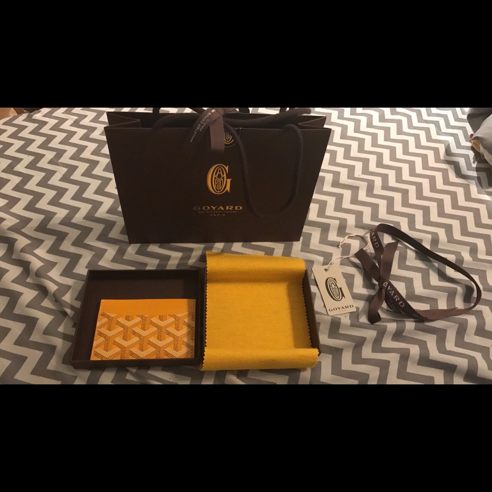 Yellow Classic Saint Sulpice Card Holder