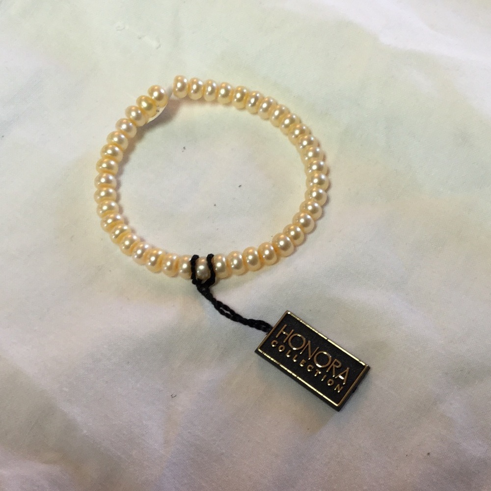 Beige Pearl Bracelet