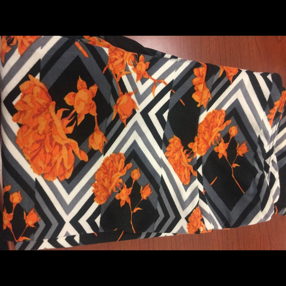 LuLaRoe OS leggings