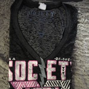 v-neck t shirt