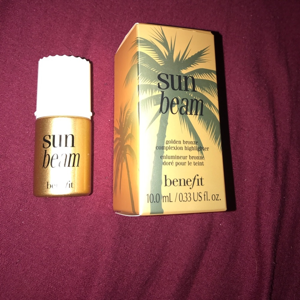 Benefit, sun beam highlighter.