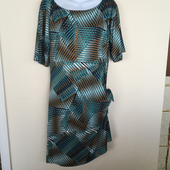 Diane von Furstenberg Dresses & Skirts - Diane Von Fuerstenberg Silk Dress