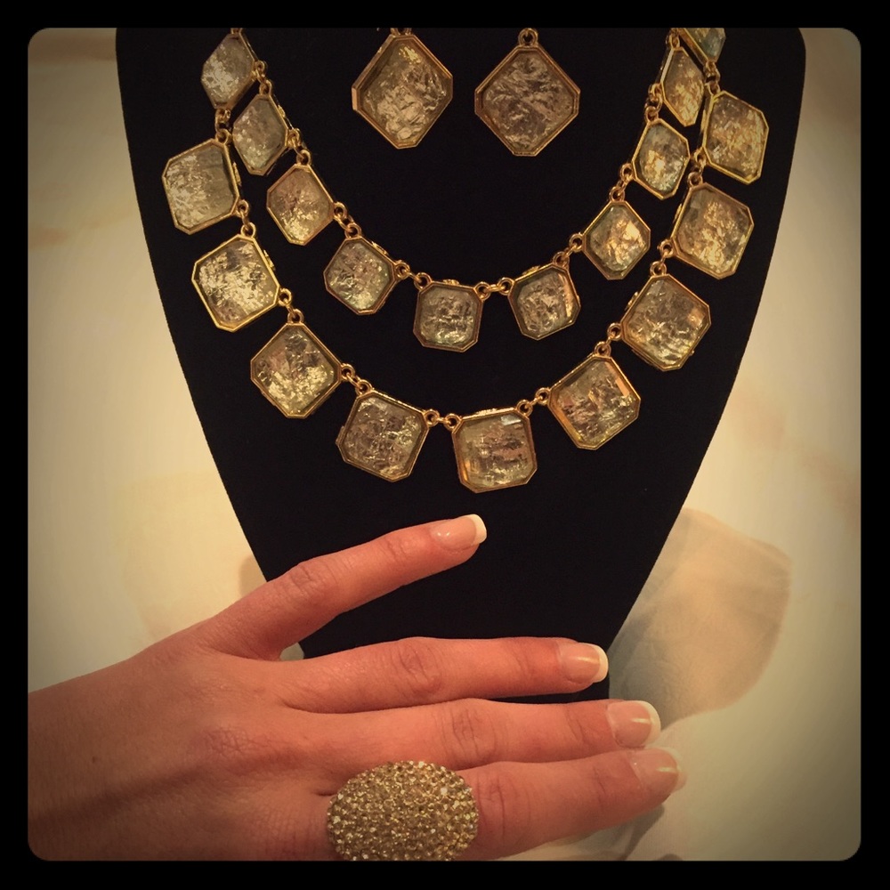 Necklace earrings set with gold ring