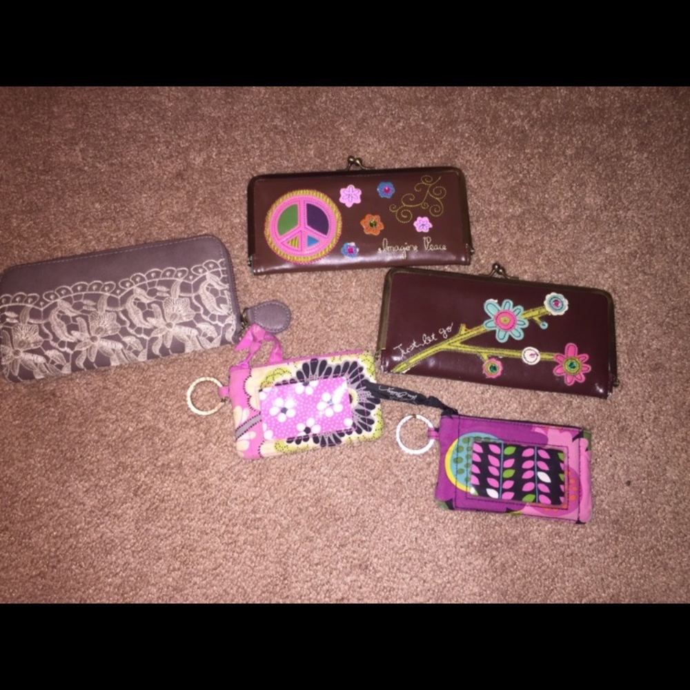 Wallet lot