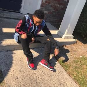 Meet your Posher, Esha