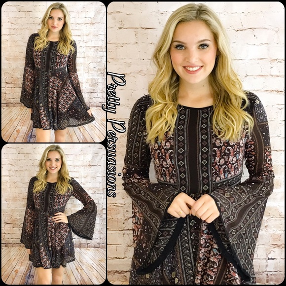 SOLD NWT Tribal Print Long Bell Sleeve Boho Dress - Picture 4 of 5