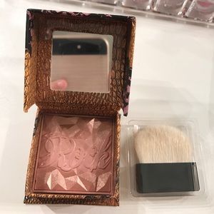 Benefit Rockateur blush.