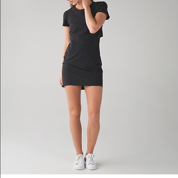 lululemon athletica Dresses & Skirts - Lululemon And Go Endeavor Dress Size 8