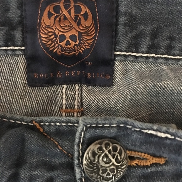 ROCK & REPUBLIC - Picture 2 of 3