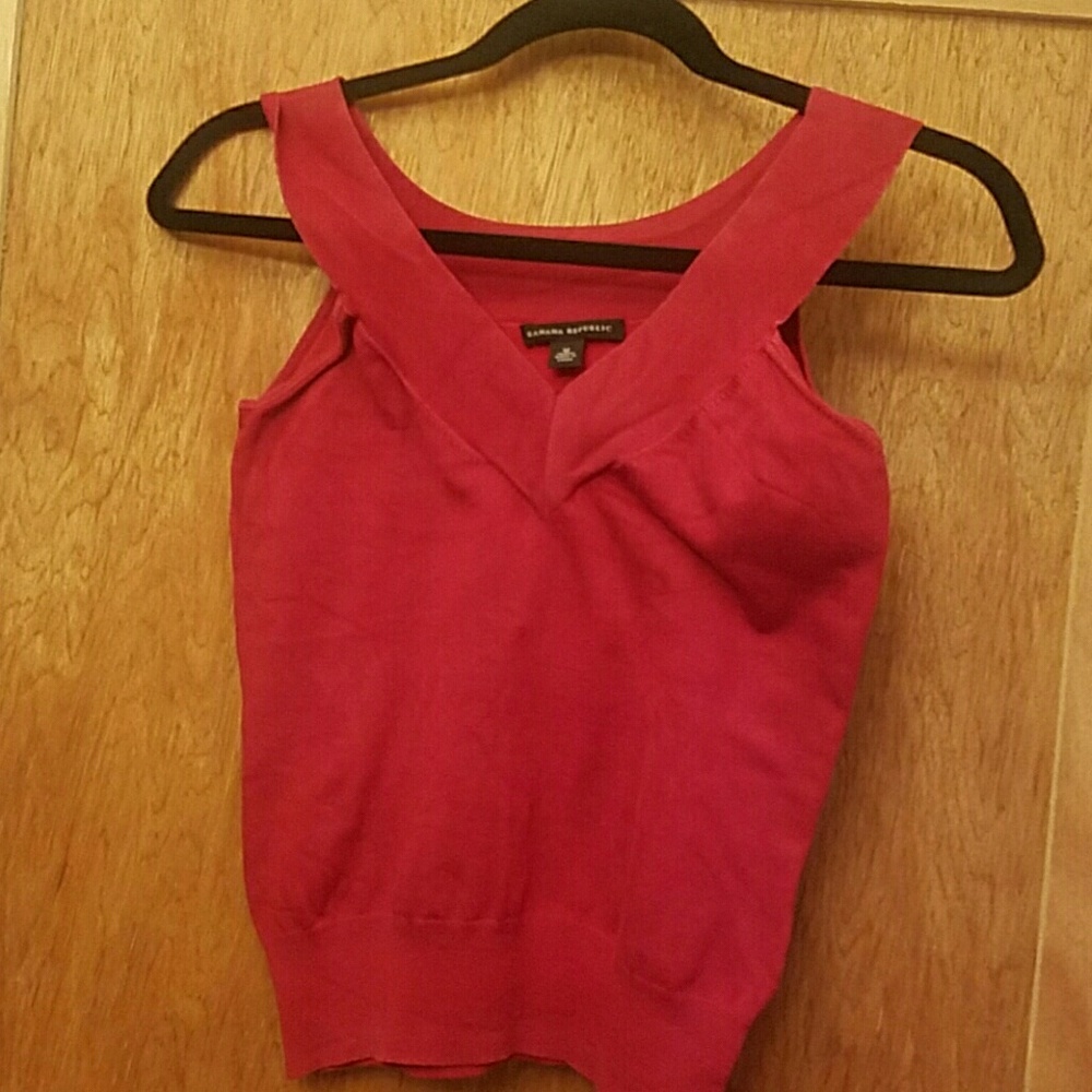 Banana Republic v neck top