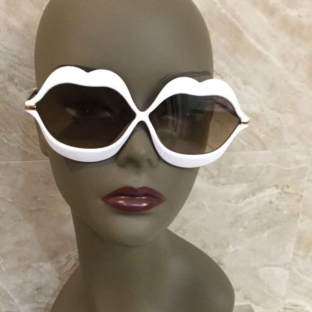 🎉 Host PICK❕oversize lip shape sunnies