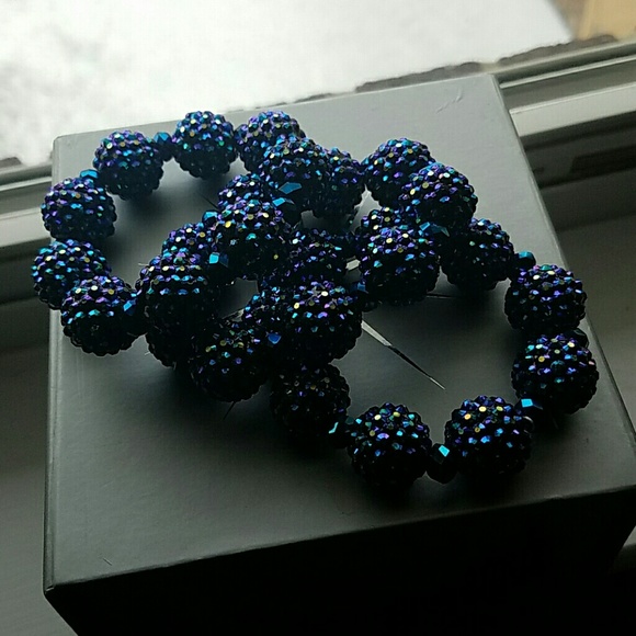 Bracelets - Picture 2 of 4