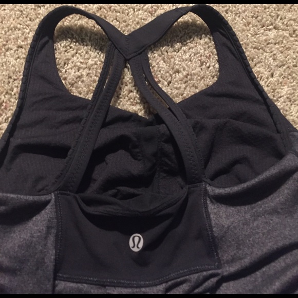 Black and gray tank - Picture 3 of 4