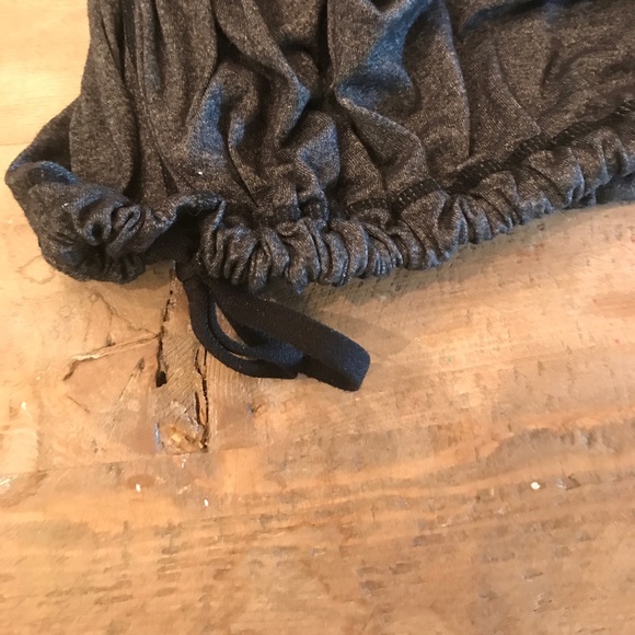 Black and gray tank - Picture 4 of 4