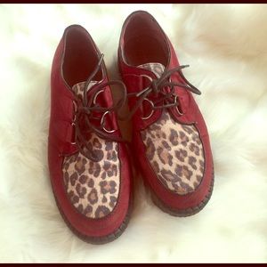 ❌FINALE SALE❌Cheetah/burgundy Platform Creepers