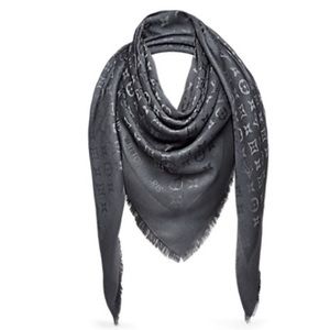 LOUIS VUITTON  Shawl Anthracite Gray Monogram