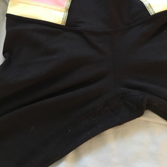 Lululemon Wunder Under Crops - Picture 3 of 4