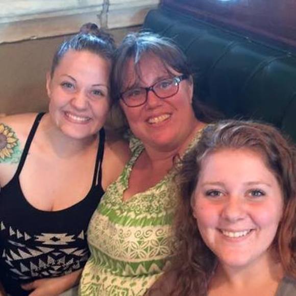 Meet your Posher, Laura - Picture 1 of 1