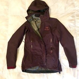 🌬🤸🏻‍♀️⛅️Arc'Teryx Wmn Beta Goretex Shell