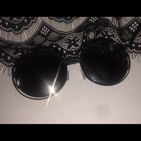 Black Sunglasses with Mirror Lenses - Picture 1 of 1