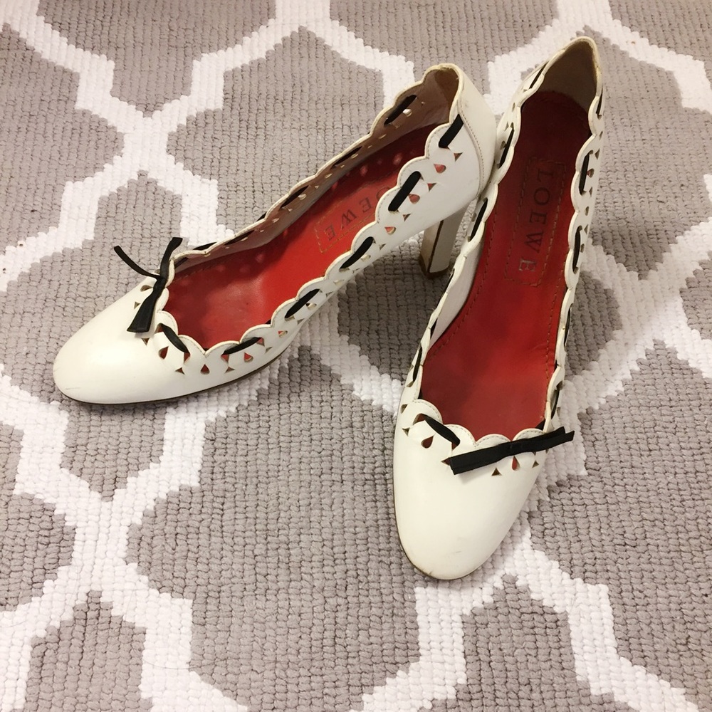 Loewe black and white heels with bows