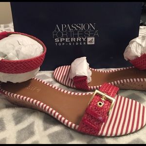 Woman's Sperry Sandals