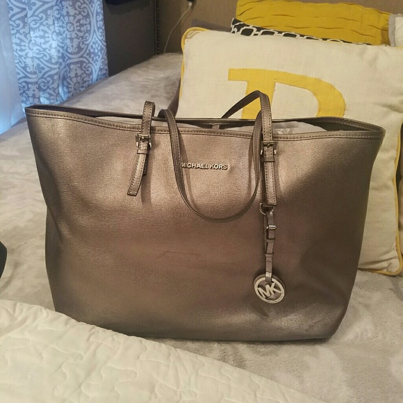 Michael Kors Handbags - Michael kors bag