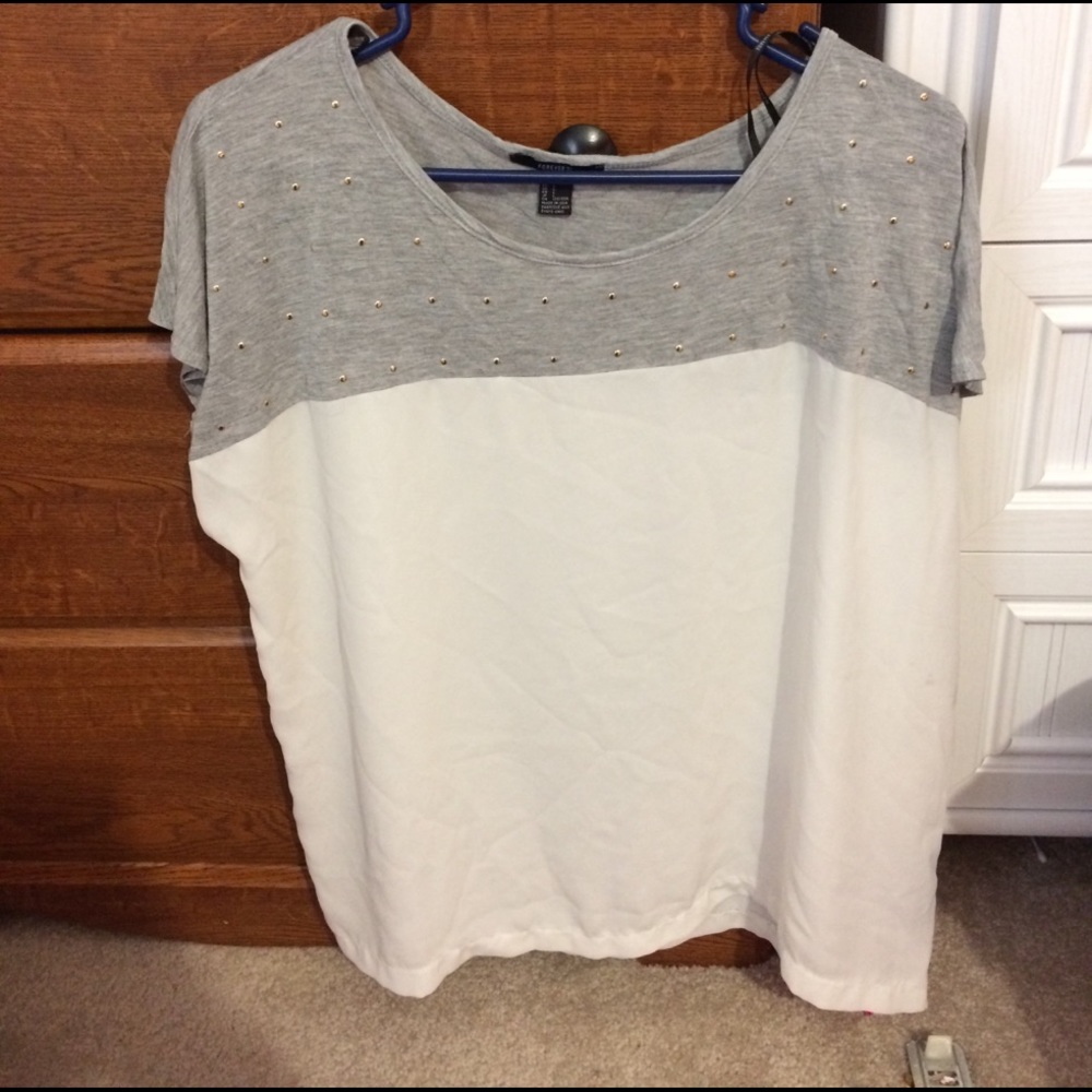Forever 21 gray and cream shirt