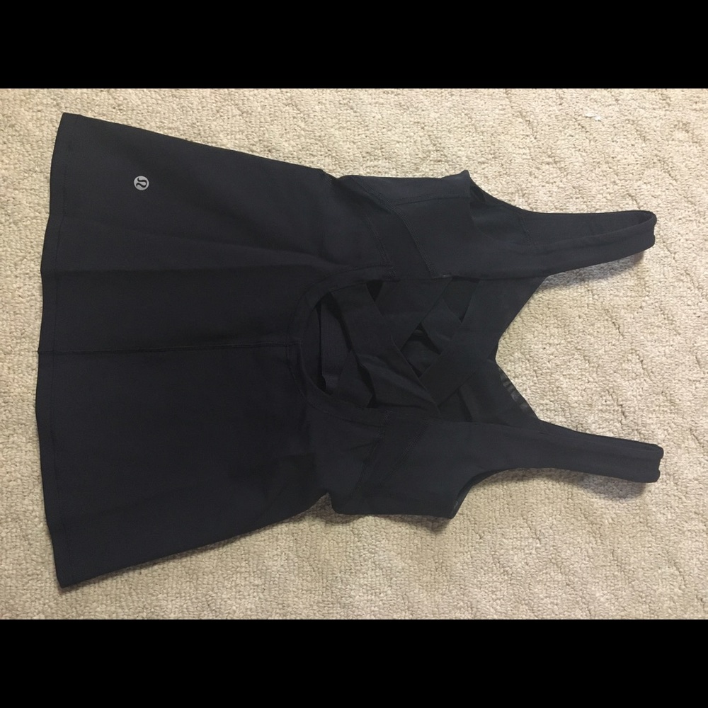 Black lululemon tank