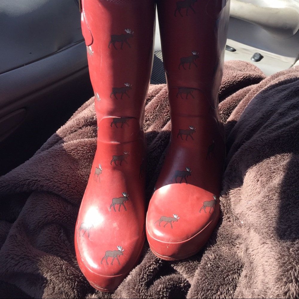 LL Bean Wellie Red Rubber Rain Movement