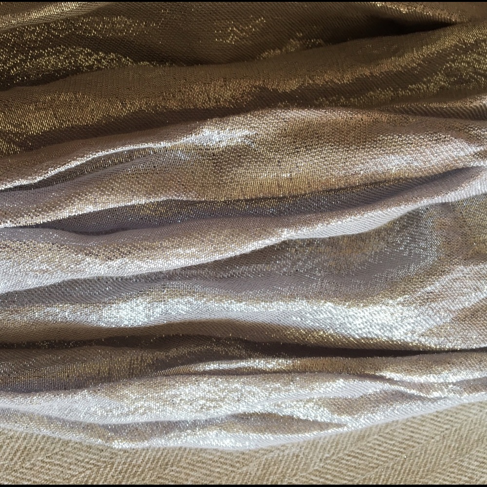 Silver Sparkly scarf - Picture 2 of 2