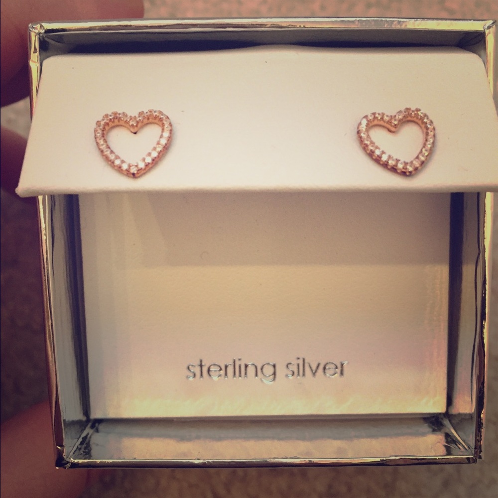 Rose gold heart studs. Perfect for your valentine!