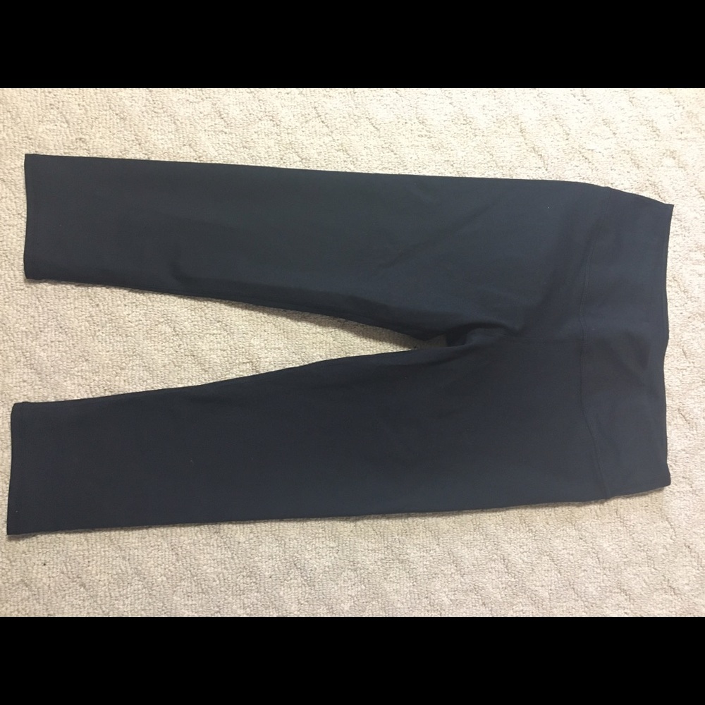 Fabletics black crop leggings
