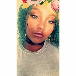 Meet your Posher, Danyelle