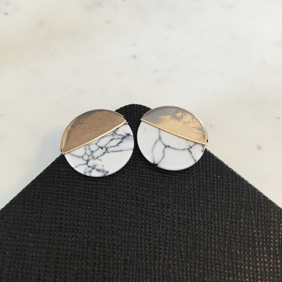 "Sutton" Earrings || White Marble & Gold Studs - Picture 5 of 9