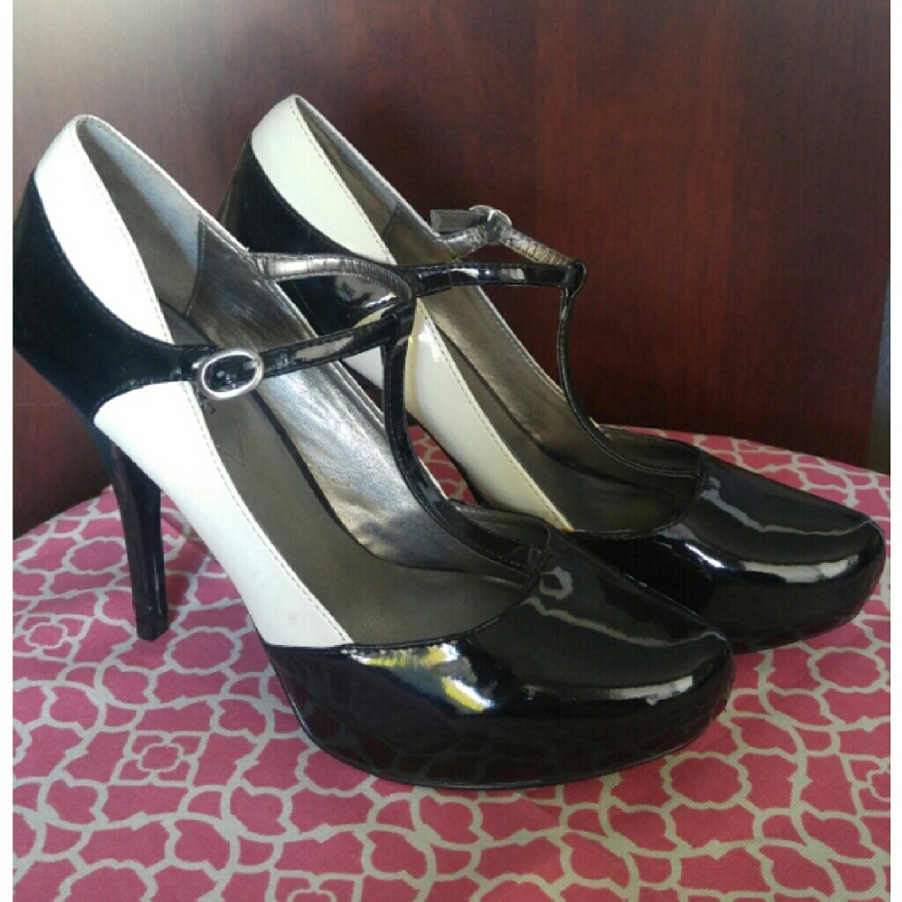 Guess Patent Leather Black and Cream Heels S 9