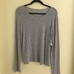 Long-sleeved tee