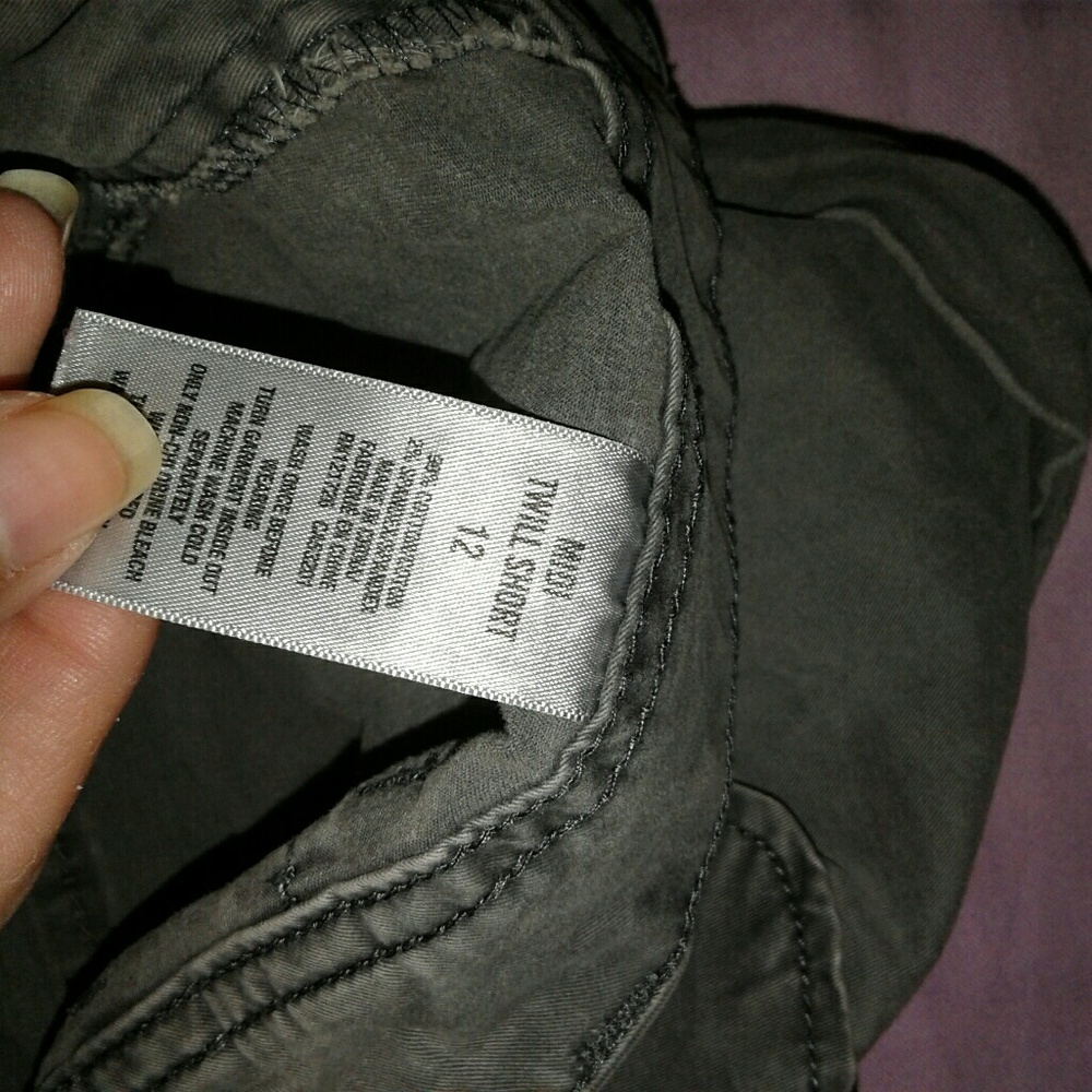 Aeropostale twill midi short med gray