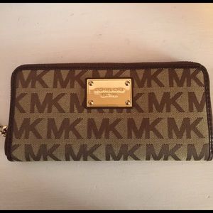 Michale Kors wallet