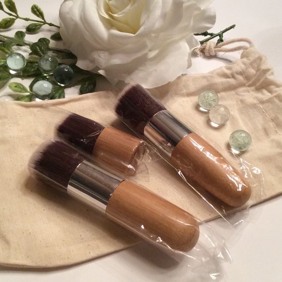 🏆H.P.🏆5⭐️RATED 11PC BAMBOO MAKEUP BRUSHES W/BAG - Picture 3 of 4