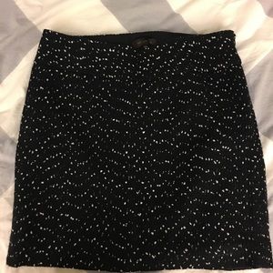 The Limited size 2 black and white speckled skirt