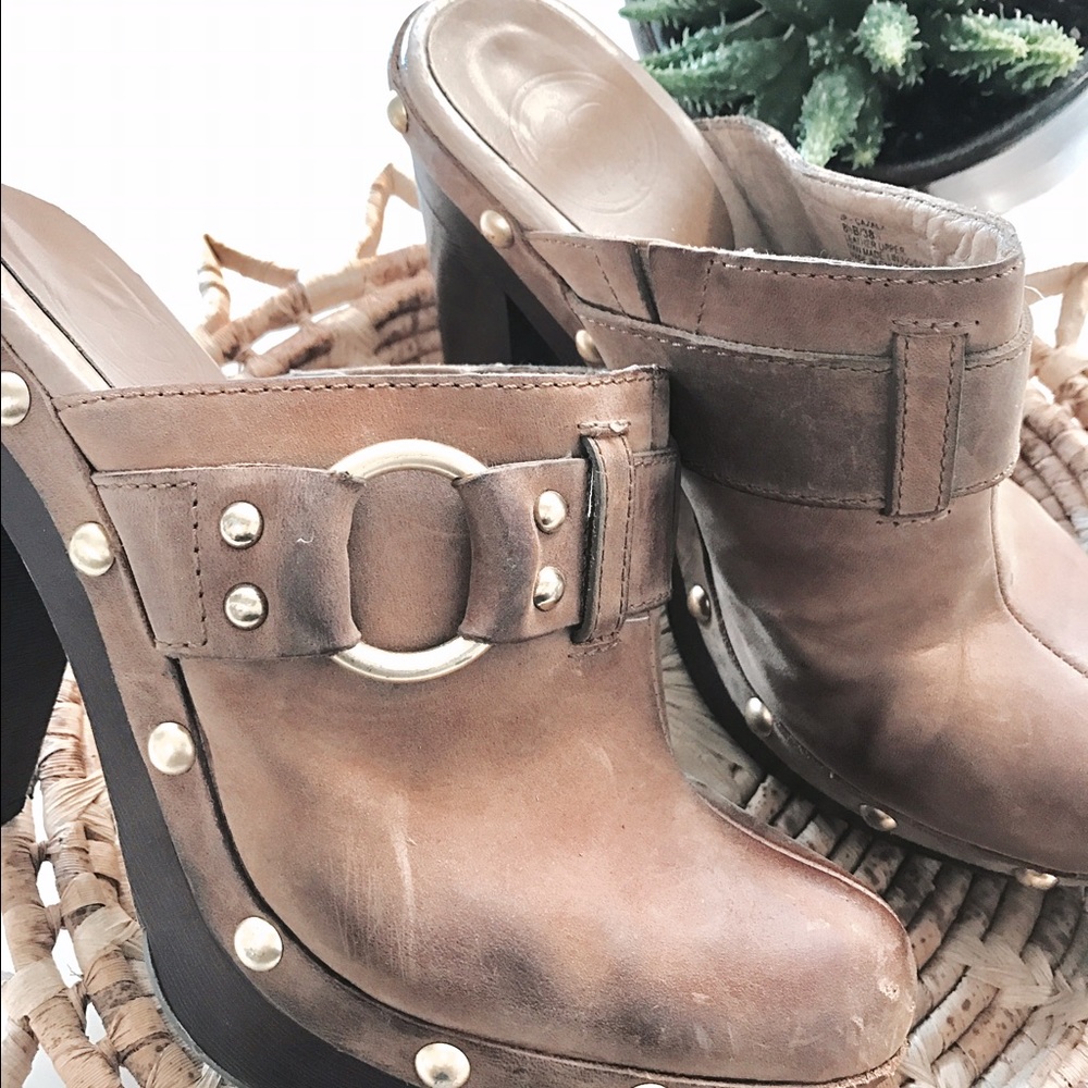Jessica Simpson leather clogs/mules 8 1/2