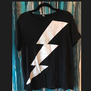 LF EMMA AND SAM Distressed Lightning Tee